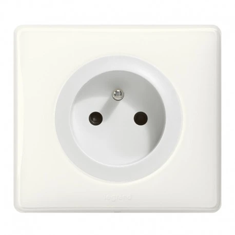 Legrand Céliane – Prise 2P+T Standard – Ensemble Blanc Complet à Griffes 1 Legrand Céliane – Prise 2P+T Standard – Ensemble Blanc Complet à Griffes